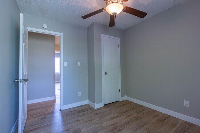 Building Photo - 1635A W Amos Dr