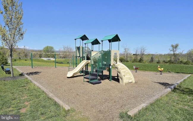 Building Photo - 1113 Saxton Dr