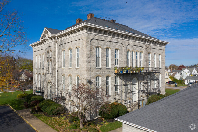 Building Photo - Sycamore School