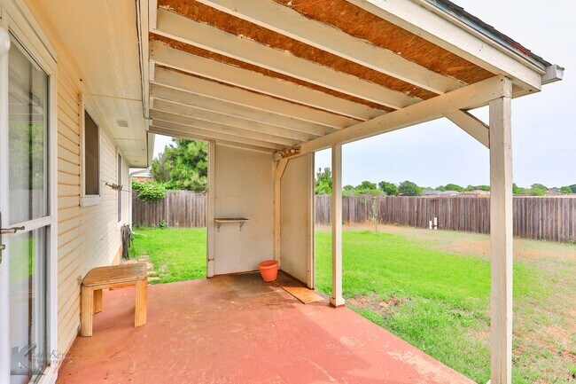 Building Photo - Great 3 bedroom 2 bath home in Wylie district.