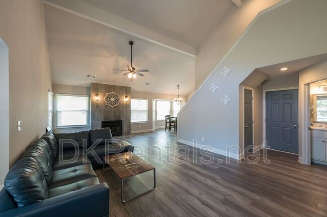 Building Photo - 898 Halston Ct