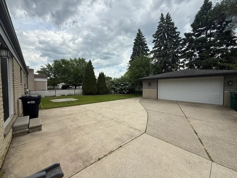 Building Photo - 13444 Melanie Dr