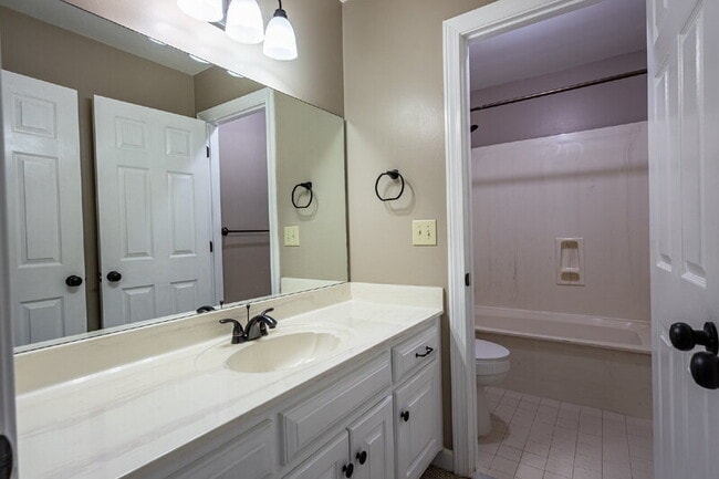 Building Photo - 3 Buckingham Ct