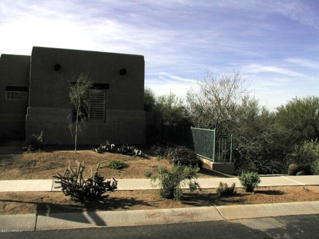 Building Photo - 4537 E Thunder Hawk Rd