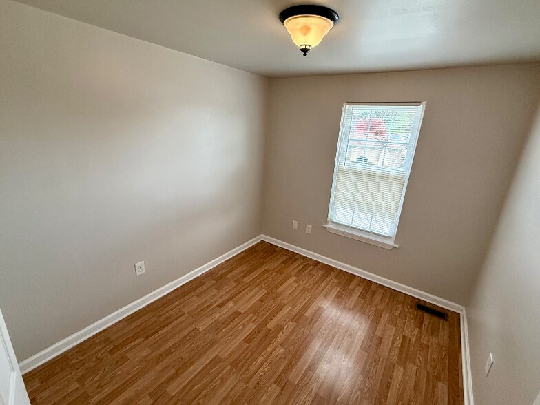 Building Photo - 35321 Turner Dr