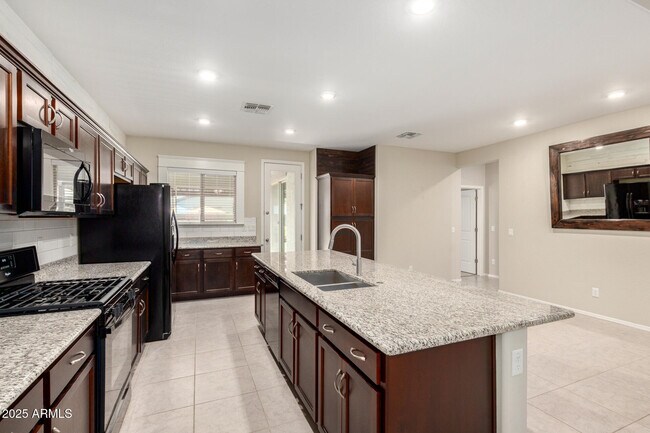 Building Photo - 17163 W Orchid Ln