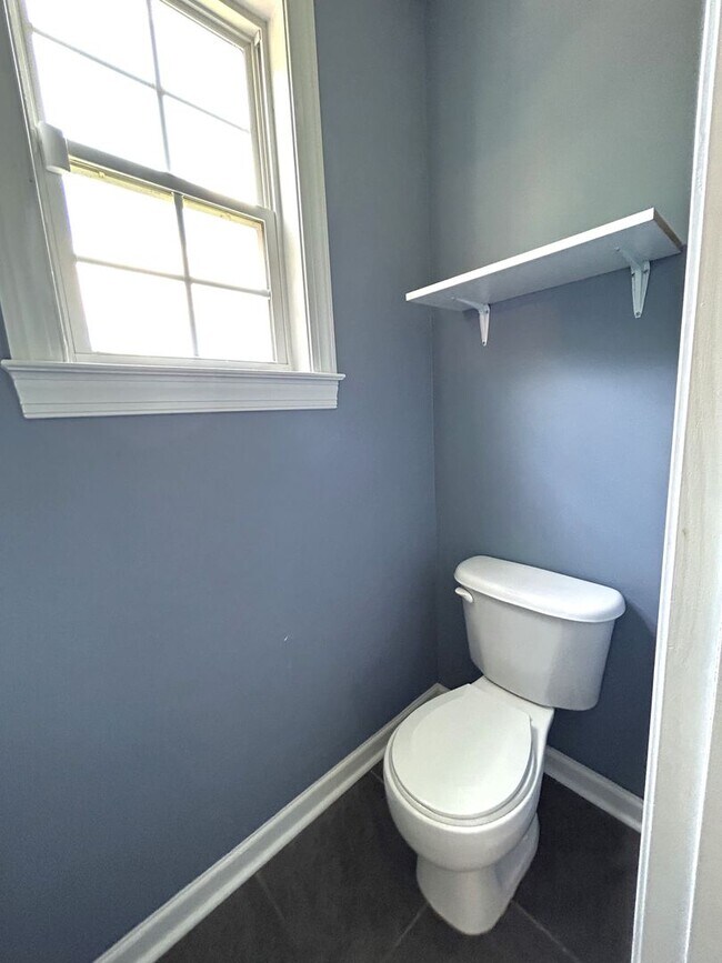 Building Photo - Welcome to River Hills!