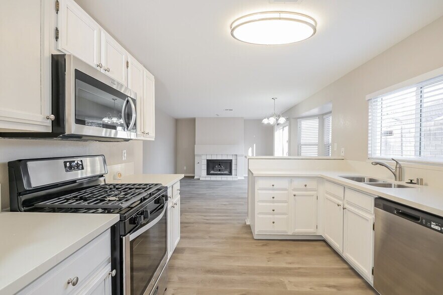 Building Photo - 1733 Toltec Cir