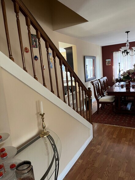 Building Photo - 1986 Sherer Ln