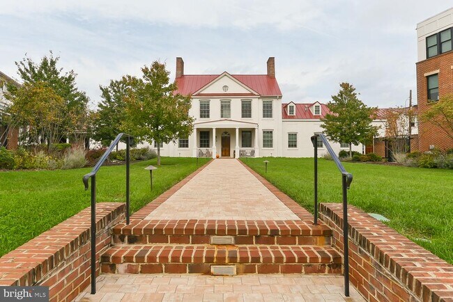 Building Photo - 628 South Carolina Ave SE