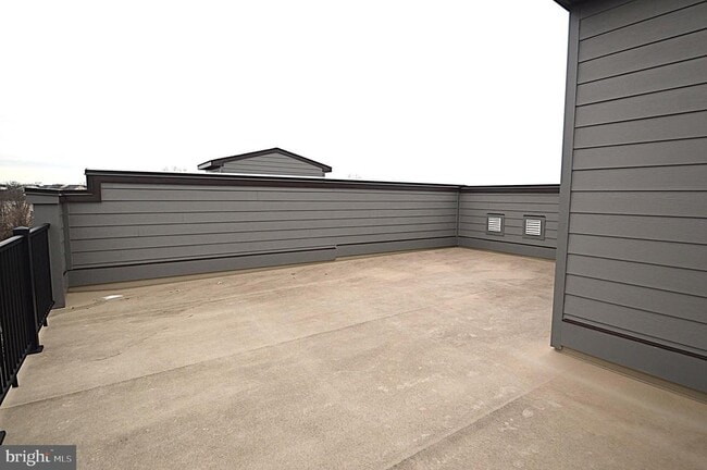 Building Photo - 13651 Innovation Station Lp