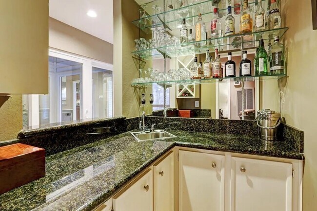 Building Photo - 11314 Piping Rock Dr