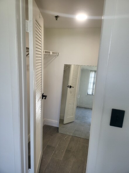 Building Photo - 3100 W Rolling Hills Cir