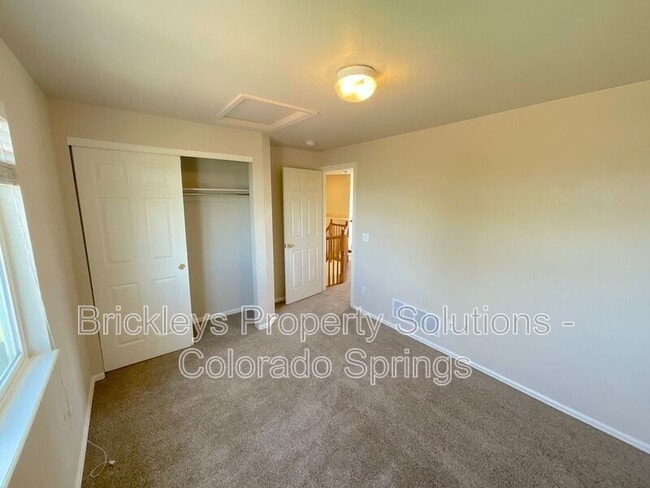 Building Photo - 6112 Chivalry Dr