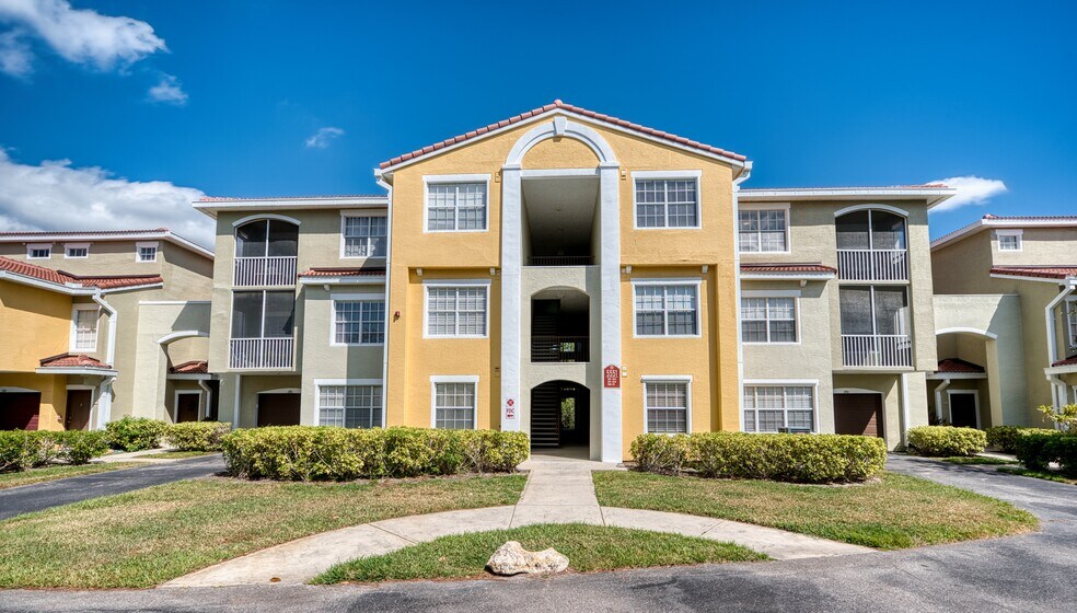 Front of building - 5551 Bentgrass Dr