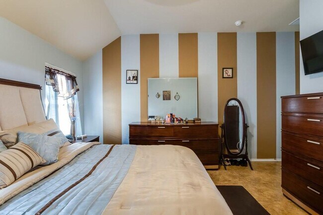 Building Photo - 1261 Rainbow Parke Dr