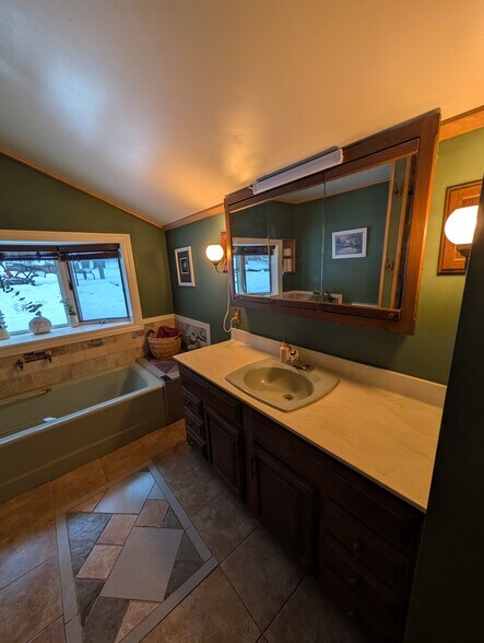 Building Photo - 8970 E Gull Lake Dr