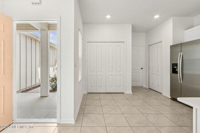 Building Photo - 64 Playa De Luna Ln