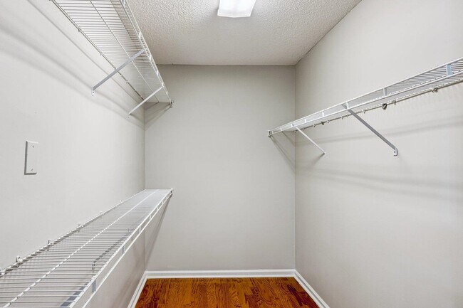 Building Photo - 130 Riverwalk Pl