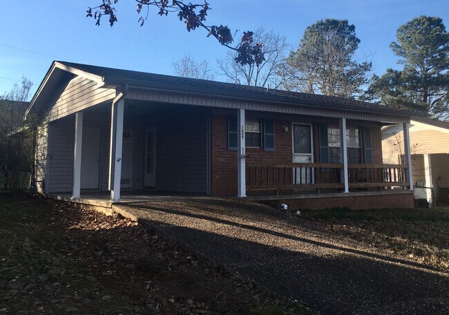 Building Photo - Sherwood rental!
