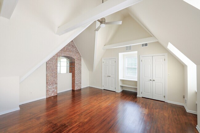 Building Photo - 39 Murray Hill Square