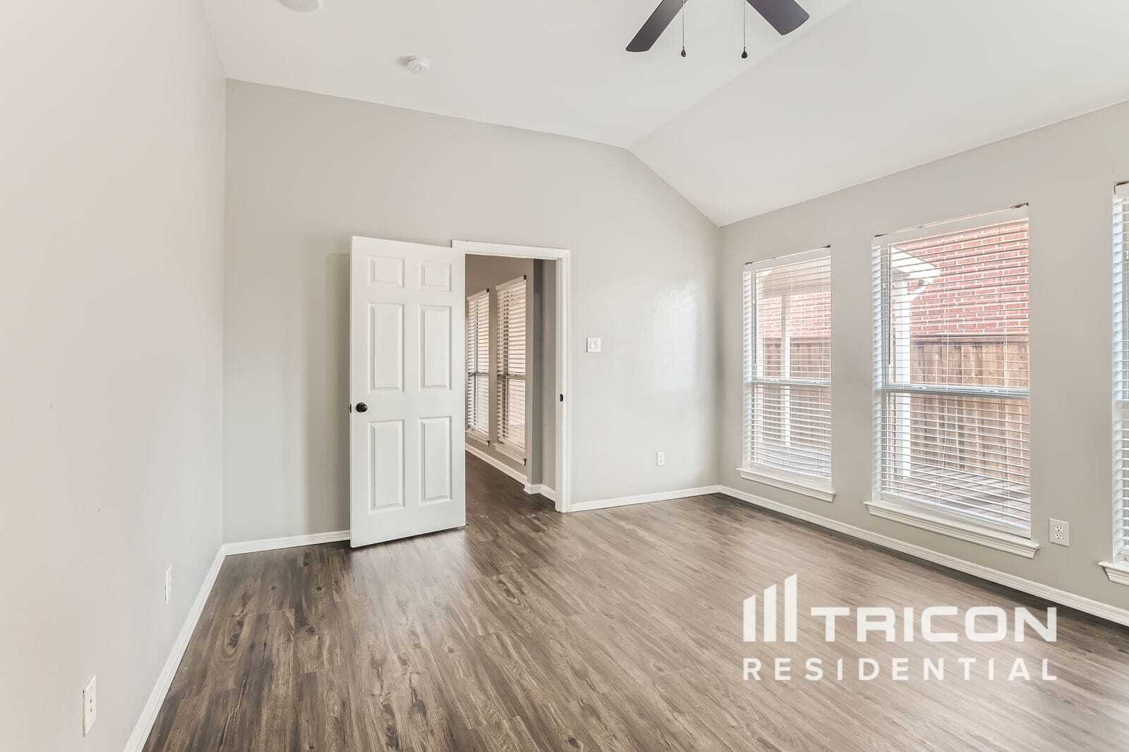 Building Photo - 1705 Alpine Dr