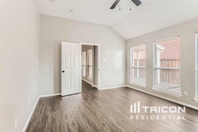 Building Photo - 1705 Alpine Dr