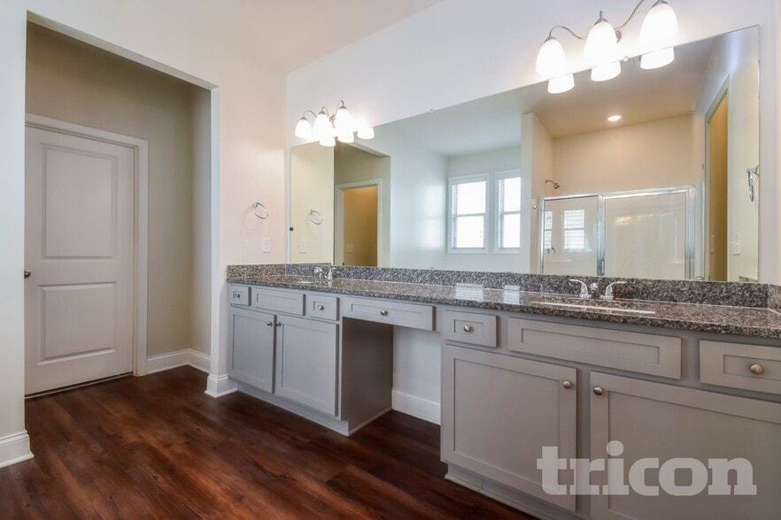 Building Photo - 3990 Bella View Ln