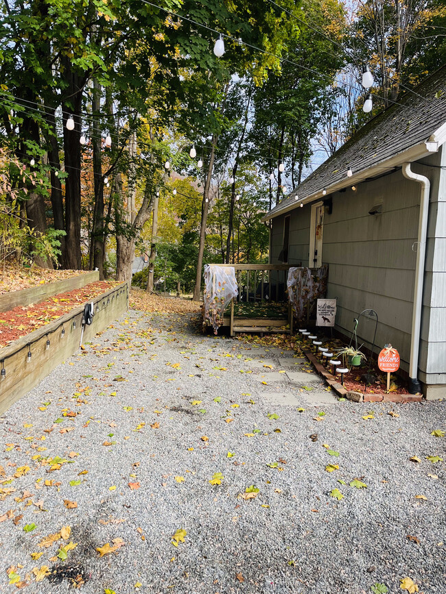 Front door / front yard - 14 Mountain Ave