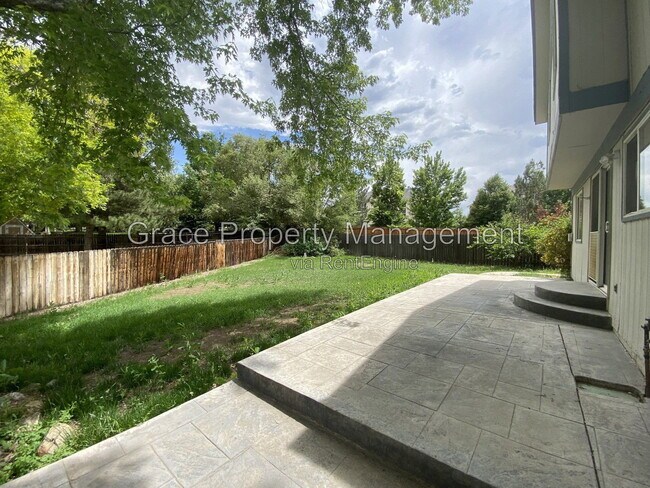 Building Photo - 10870 Stuart Cir