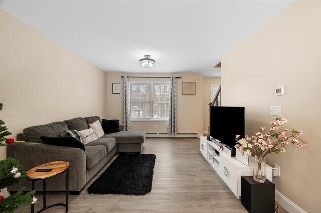 Building Photo - Ashburnham Rental