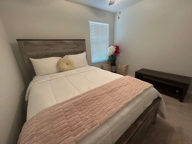 Building Photo - 2769 Prince Charles Ct