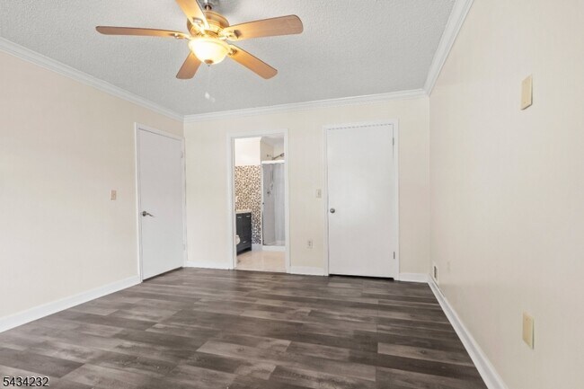 Building Photo - 24 Amberly Ct
