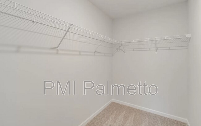 Building Photo - 700 Pink Rose Ln
