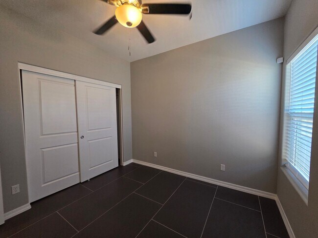 Building Photo - Beautiful new build-Never been lived in with pull through 3 car garage in Fort Mohave AZ