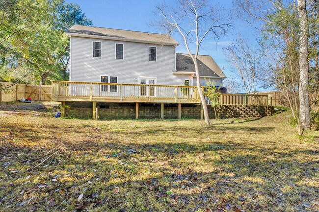 Building Photo - 112 Wild Oak Dr