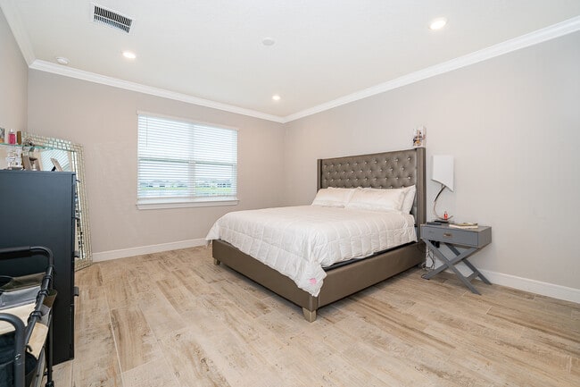 Building Photo - 10364 Shive Island Ct