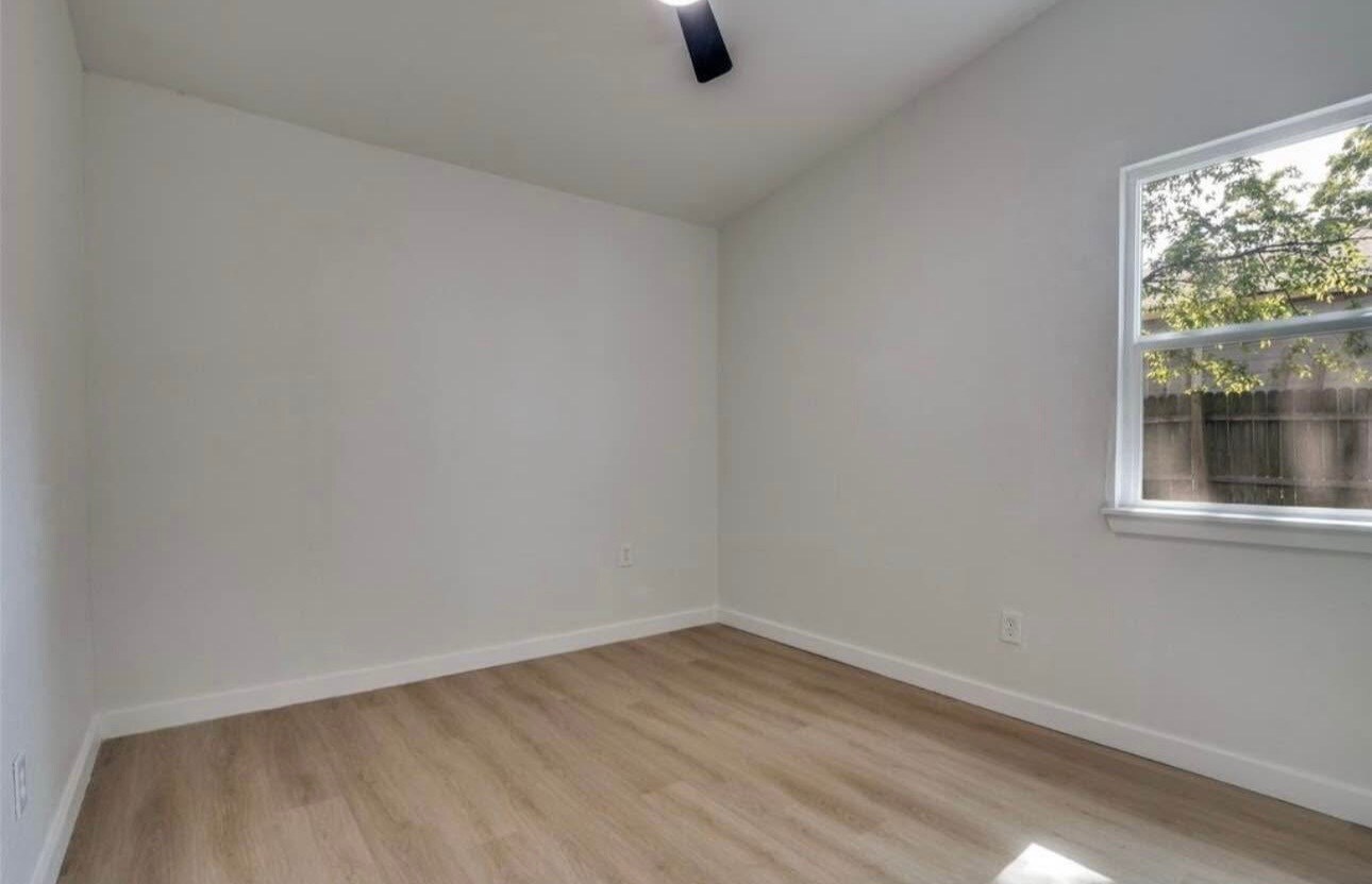 Building Photo - 1706 Cumberland Dr