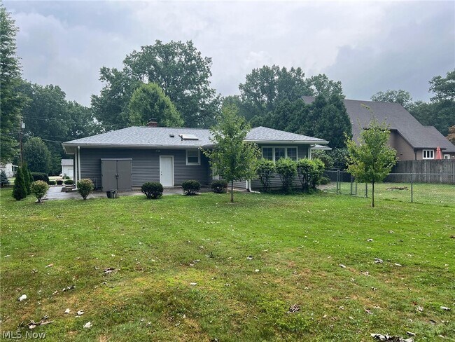 Building Photo - 9130 Cain Dr NE