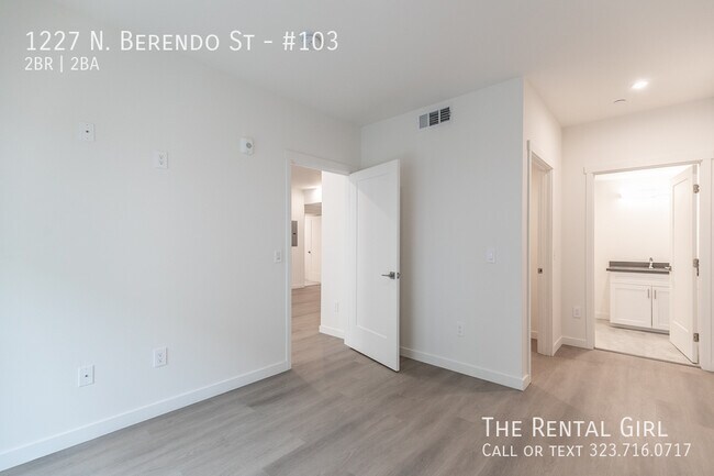 Building Photo - 1227 N Berendo St