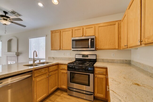 Building Photo - 3-Bedroom Home with Upgraded Cooling & Gre...