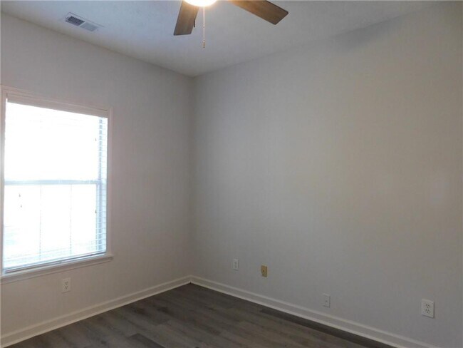 Building Photo - 58 Brentwood Ln