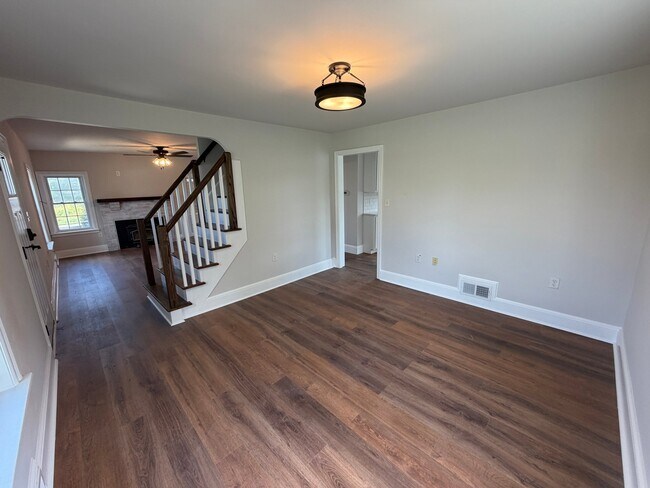 Building Photo - 864 Eden Rd