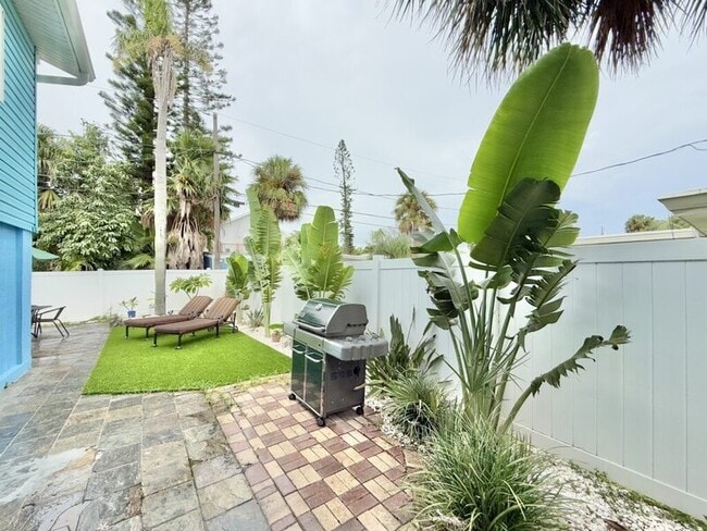 Building Photo - 15613 Gulf Blvd