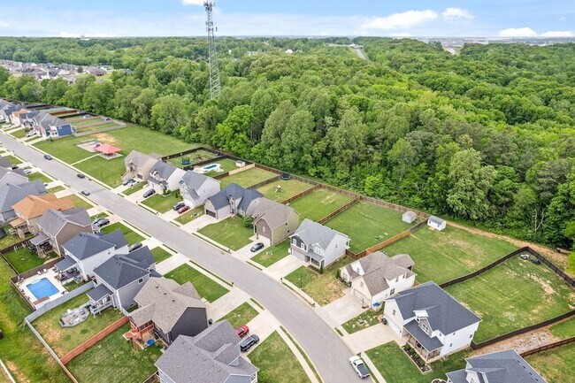 Building Photo - 1607 Ellie Piper Cir