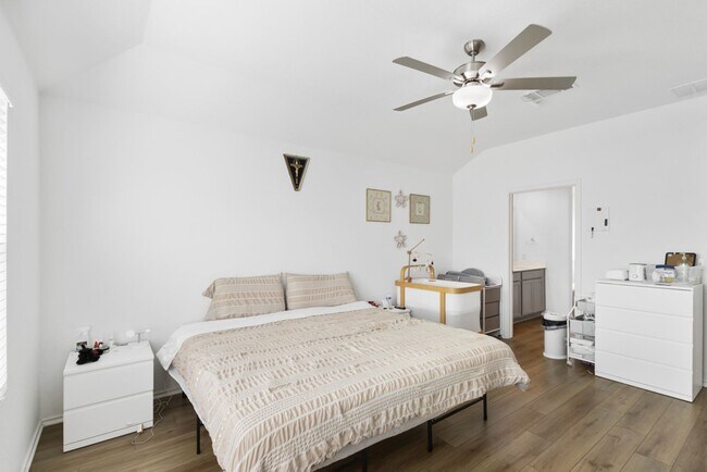 Building Photo - 149 River Rise Rd