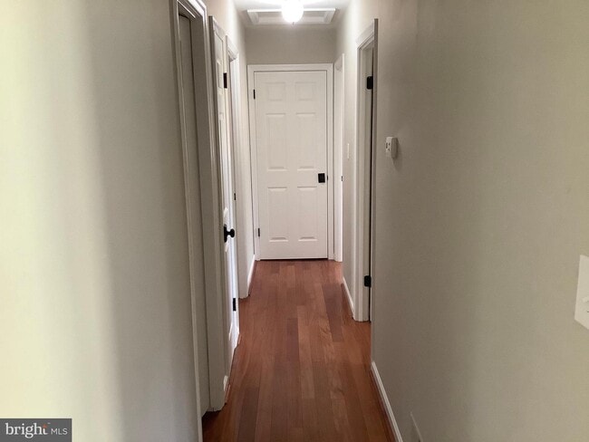 Building Photo - 9300 Southmoor Ct