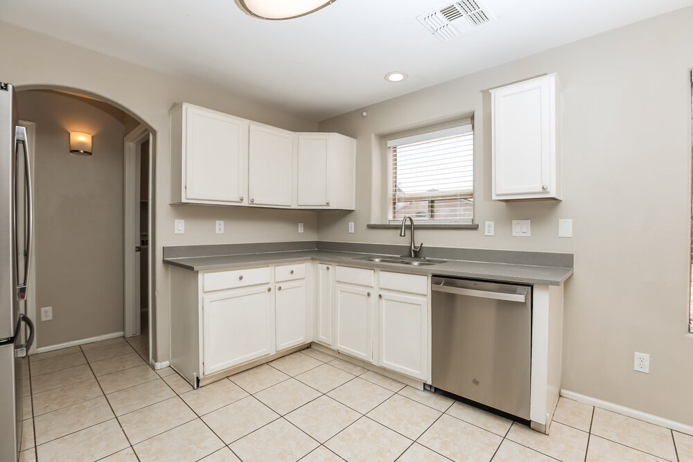 Building Photo - 12415 W El Nido Ln