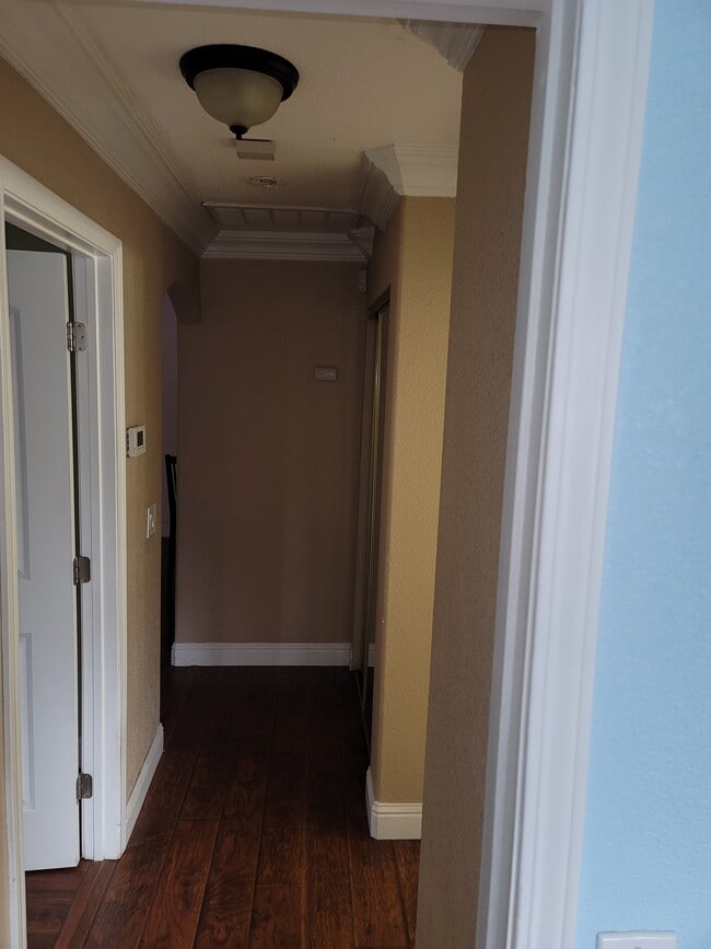 Building Photo - 4916 Harrison St