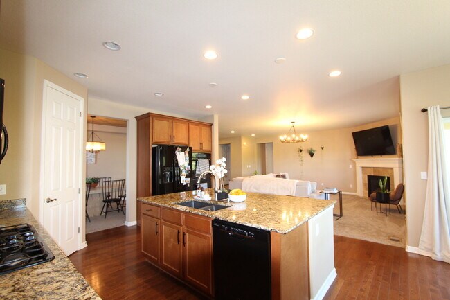 kitchen - 3607 S Xenia St